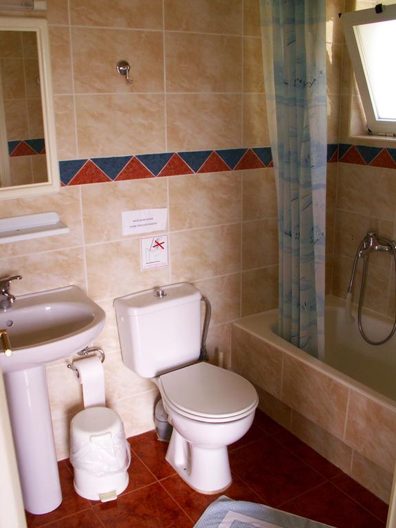 Athena Aparthotel 3*