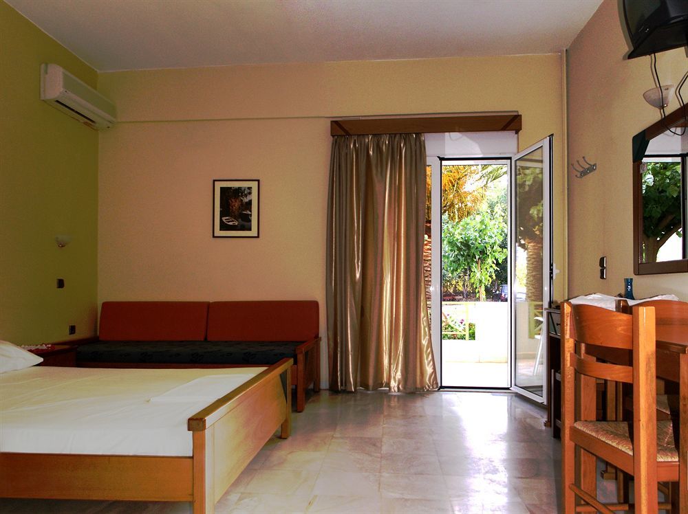 Aparthotel Athena